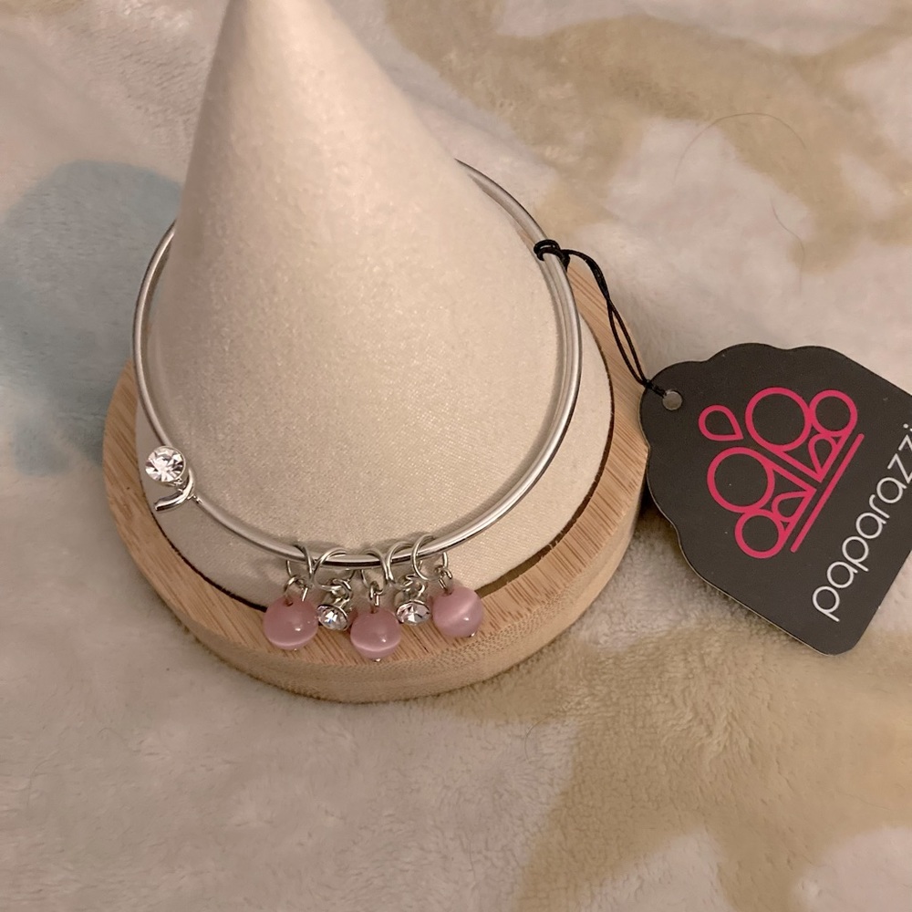 Paparazzi Bracelet w/dangling charms - Picture 2 of 2